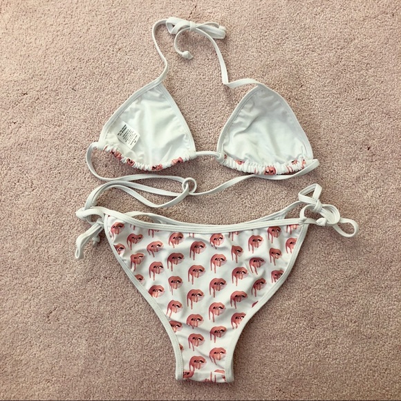 NWT White KYLIE Lips Bikini - Picture 2 of 4